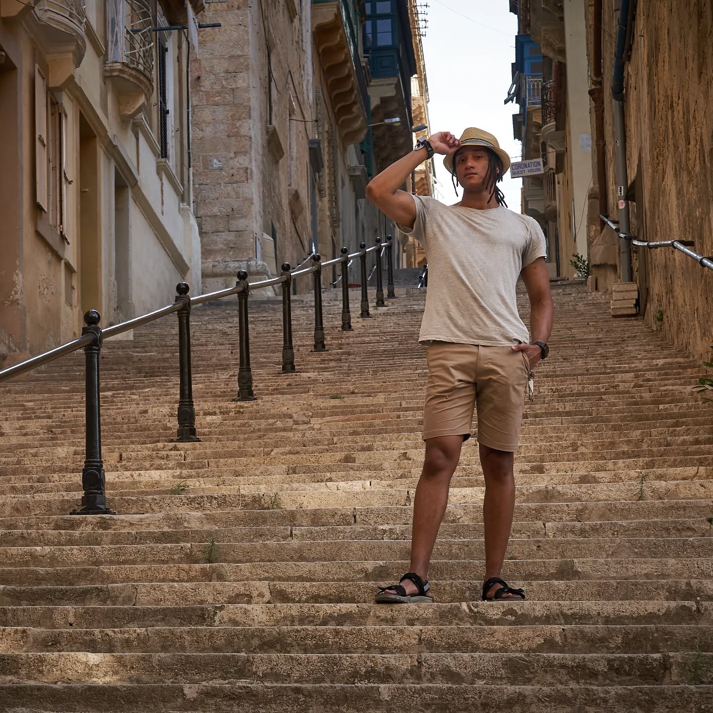 Howdy, from Malta 🤠

Better versions and more photos of landscapes/nature on my flikr: flikr.com/amirmansaray 

#advancedselfie #advancedselfiechallenge #advancedselfies