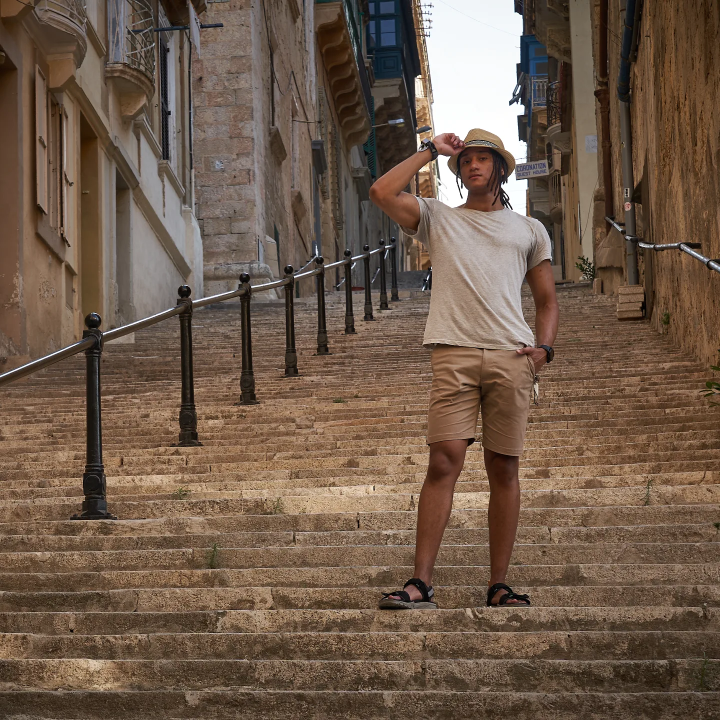 Howdy, from Malta 🤠

Better versions and more photos of landscapes/nature on my flikr: flikr.com/amirmansaray 

#advancedselfie #advancedselfiechallenge #advancedselfies